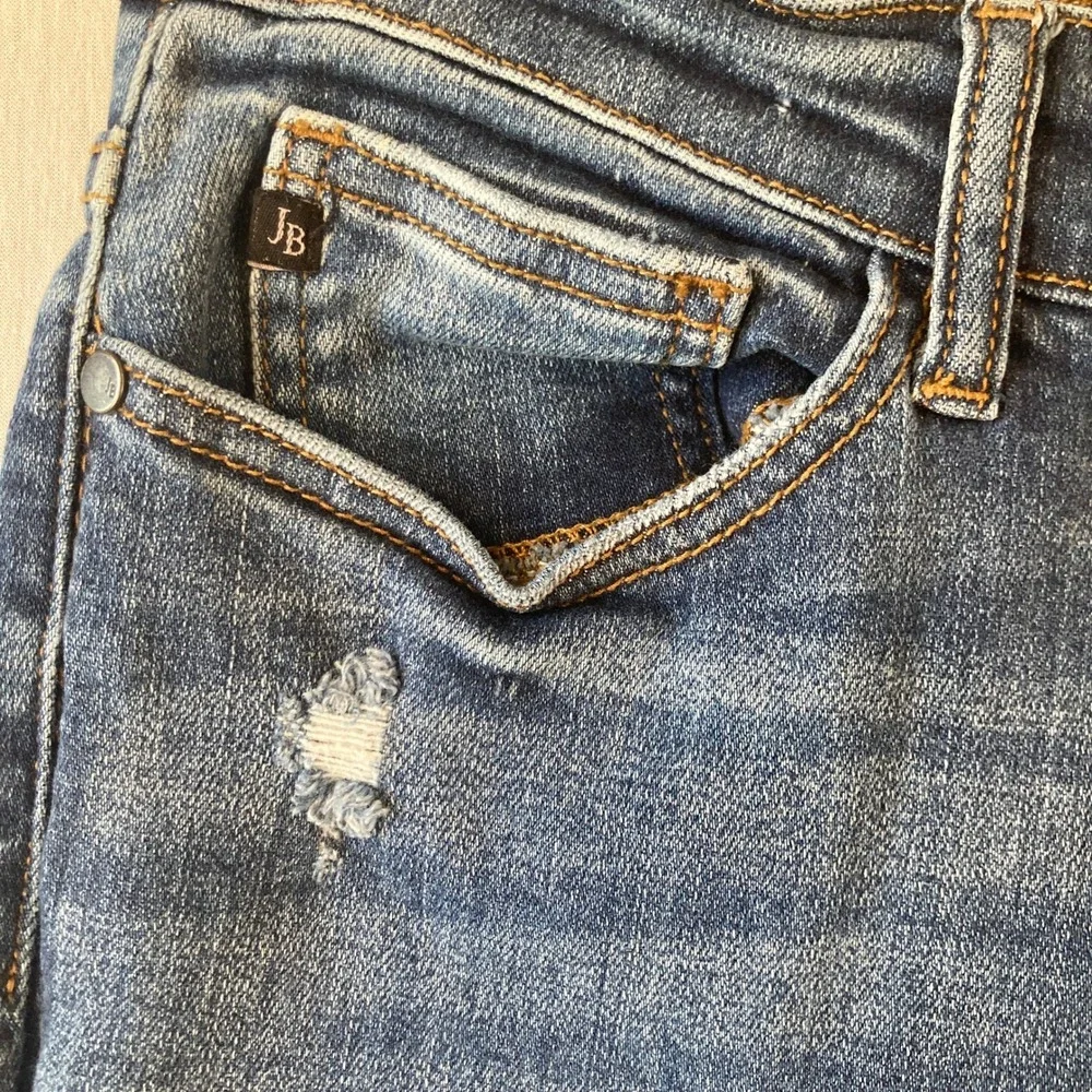 Judy Blue Women 14W Capri Fit Jeans Distressed Medium Wash 20